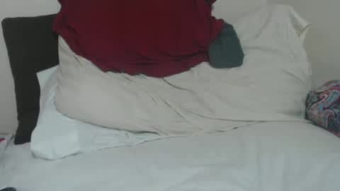 Snapshot of tinaxxxpetitexoxo chatting on 10/04/25, 02:15 Tina online show from 10/04/25, 02:15