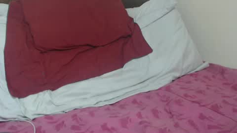 Snapshot of tinaxxxpetitexoxo chatting on 10/11/25, 09:57 Tina online show from 10/11/25, 09:57