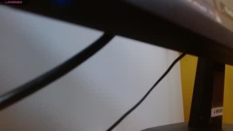 Snapshot of tinisweet chatting on 11/11/25, 11:43 tinisweet online show from 11/11/25, 11:43