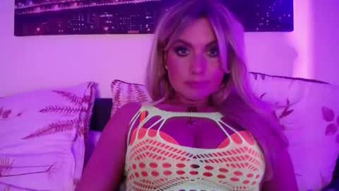 tinkerbell822 online show from 02/06/25, 04:14