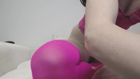 Snapshot of tinnysexygirl chatting on 02/25/25, 01:06 MissMagicLegs online show from 02/25/25, 01:06