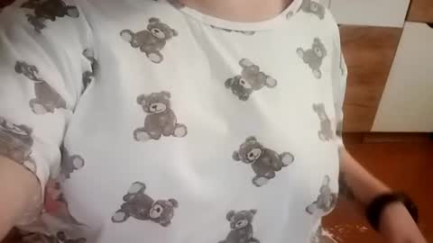 tiny_alkaid online show from 04/16/26, 02:40