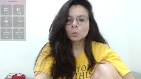 Tiny Caroline online show from 02/10/25, 06:09