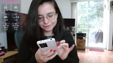 Tiny Caroline online show from 11/11/25, 09:37