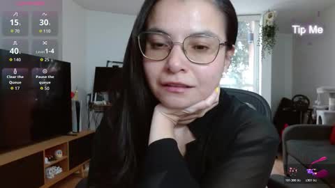 Tiny Caroline online show from 01/13/26, 08:47