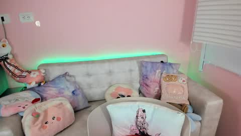 tiny_cora online show from 05/18/26, 04:35