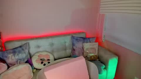 tiny_cora online show from 07/09/26, 03:38
