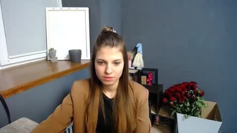 Gloria online show from 02/24/25, 10:37