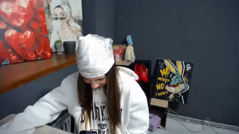 Gloria online show from 09/16/25, 06:47