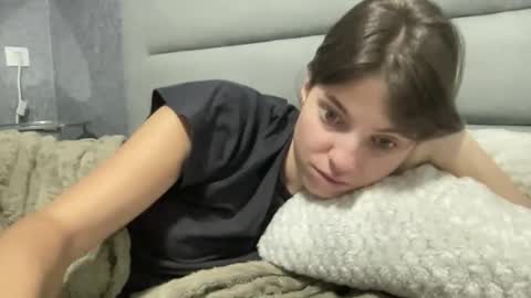 Gloria online show from 09/25/25, 03:21