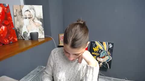 Gloria online show from 10/15/25, 06:02