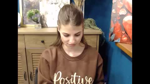 Gloria online show from 11/18/25, 07:24