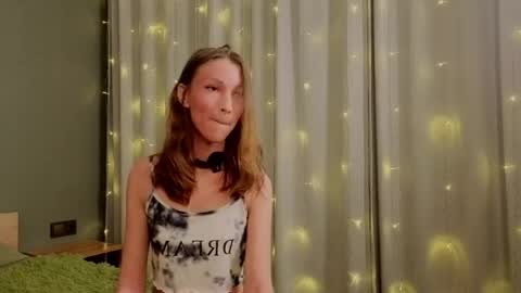 Lily online show from 05/04/26, 05:42