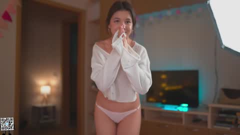 Snapshot of tiny_miracle chatting on 02/08/25, 07:16 Lyssa online show from 02/08/25, 07:16