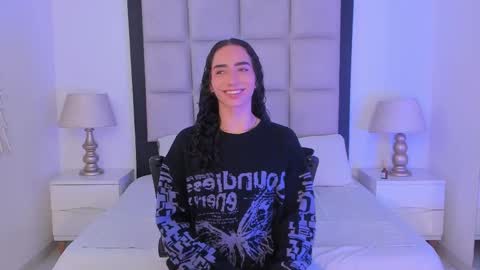 Thomm  Independent Model online show from 02/19/26, 07:04