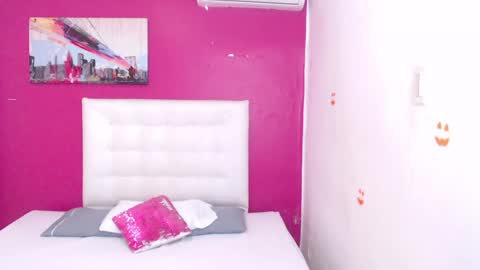 tiny_whore18 online show from 01/06/25, 02:47