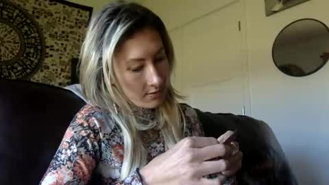 Snapshot of tinyandtatted420 chatting on 10/14/25, 10:21 tinyandtatted420 online show from 10/14/25, 10:21