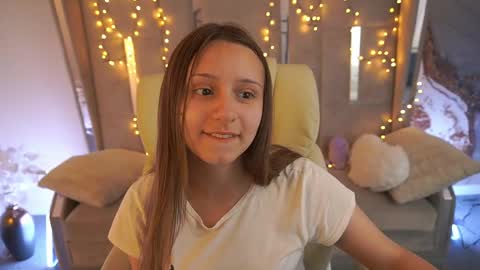 tinynataliee online show from 05/25/26, 12:33