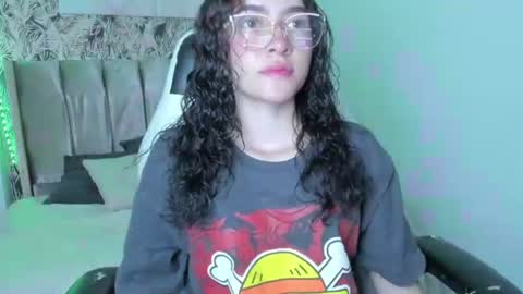 tinysophi online show from 06/24/26, 03:11