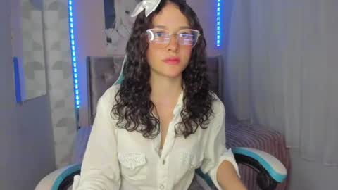tinysophi online show from 06/25/26, 06:34