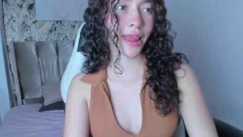 tinysophi online show from 06/27/26, 02:23