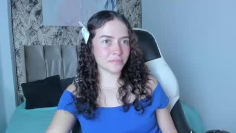 tinysophi online show from 07/08/26, 03:38