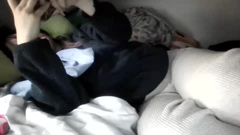 Snapshot of tinytittiexx chatting on 02/18/26, 05:42 tinytittiexx online show from 02/18/26, 05:42