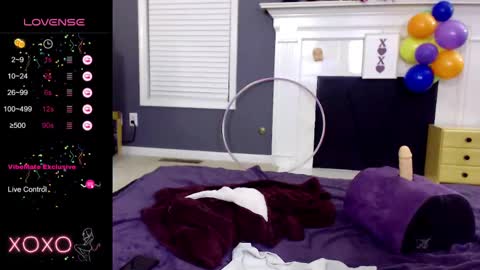 V - Read the bio please thanks. online show from 03/10/25, 01:56