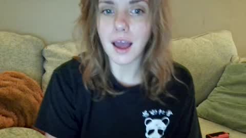 Snapshot of tinywithtiddies chatting on 10/09/25, 01:31 tinywithtiddies online show from 10/09/25, 01:31