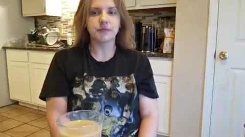 Snapshot of tinywithtiddies chatting on 10/21/25, 01:34 tinywithtiddies online show from 10/21/25, 01:34