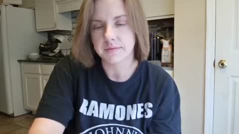 Snapshot of tinywithtiddies chatting on 10/26/25, 02:12 tinywithtiddies online show from 10/26/25, 02:12