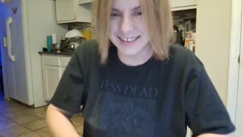 Snapshot of tinywithtiddies chatting on 10/28/25, 12:41 tinywithtiddies online show from 10/28/25, 12:41