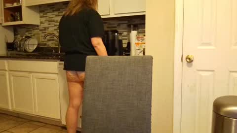 Snapshot of tinywithtiddies chatting on 10/30/25, 11:55 tinywithtiddies online show from 10/30/25, 11:55