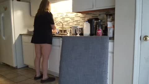 Snapshot of tinywithtiddies chatting on 11/08/25, 01:33 tinywithtiddies online show from 11/08/25, 01:33