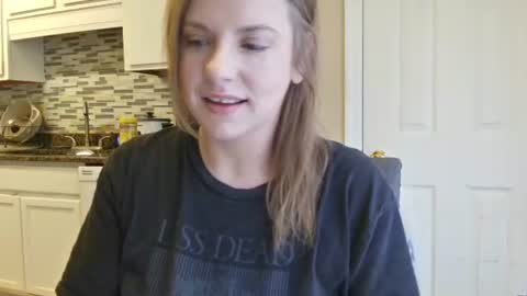 Snapshot of tinywithtiddies chatting on 11/21/25, 02:16 tinywithtiddies online show from 11/21/25, 02:16