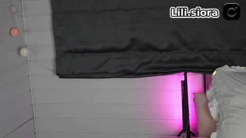 Lili online show from 04/17/26, 02:31