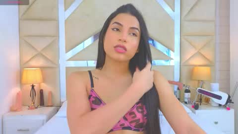 Tiphani Walker online show from 01/08/26, 12:02