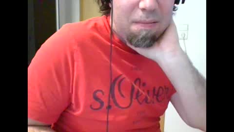 Snapshot of tirolerboy27 chatting on 02/05/25, 12:49 Tirolerboy27 online show from 02/05/25, 12:49