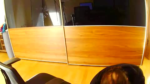 Snapshot of tirolerboy27 chatting on 11/13/25, 01:32 Tirolerboy27 online show from 11/13/25, 01:32