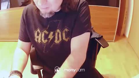 Snapshot of tirolerboy27 chatting on 02/04/26, 12:33 Tirolerboy27 online show from 02/04/26, 12:33