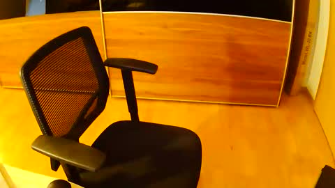 Snapshot of tirolerboy27 chatting on 02/19/26, 02:57 Tirolerboy27 online show from 02/19/26, 02:57