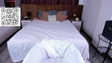 Snapshot of to_your chatting on 10/06/25, 11:13 2 GMT Mo Tu We Th Fr 10am-4am online show from 10/06/25, 11:13