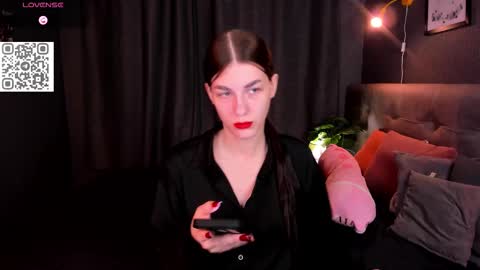 Snapshot of to_your chatting on 10/31/25, 10:44 2 GMT Mo Tu We Th Fr 10am-4am online show from 10/31/25, 10:44