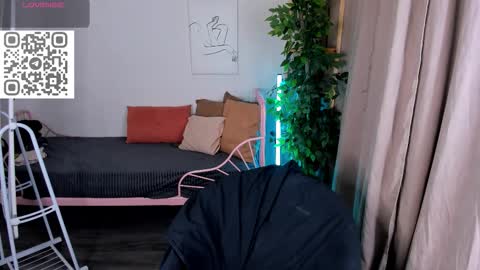 Snapshot of to_your chatting on 11/03/25, 09:59 2 GMT Mo Tu We Th Fr 10am-4am online show from 11/03/25, 09:59