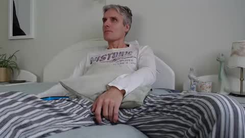 Daniel Bisexual uncut 20cm online show from 12/24/24, 08:55