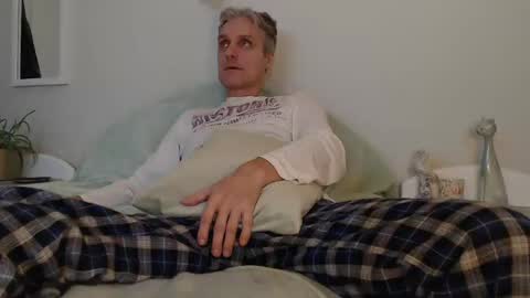 Daniel Bisexual uncut 20cm online show from 12/25/24, 02:45