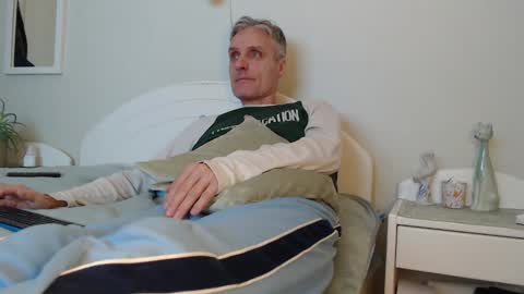 Daniel Bisexual uncut 20cm online show from 01/25/25, 04:03