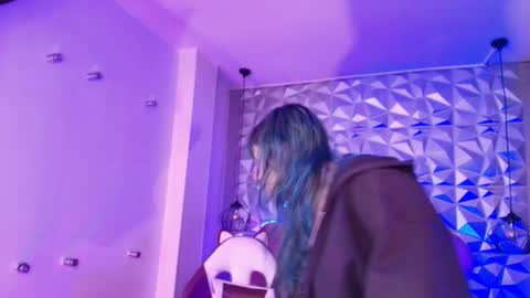 toky         online show from 12/16/25, 02:38