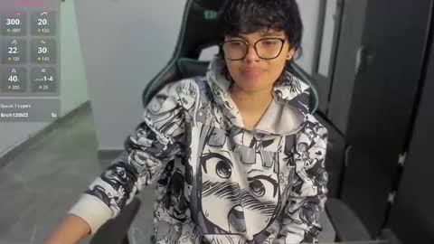 Snapshot of tokyo_uwu chatting on 12/27/24, 06:03 sofi 3 online show from 12/27/24, 06:03