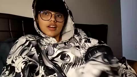 Snapshot of tokyo_uwu chatting on 12/28/24, 11:09 sofi 3 online show from 12/28/24, 11:09